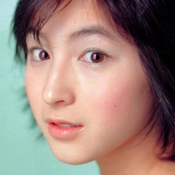 【画像】広末涼子さん、全盛期時代の雑誌が発掘された結果ｗｗｗｗｗｗｗ