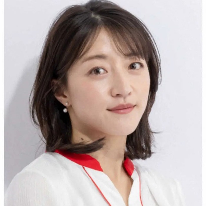 【画像】赤木野々花アナ、胸の谷間がVカットに切れた衣装に注目が集まるwwwwww