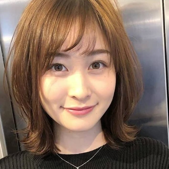 【画像】岩田絵里奈アナ、パン線くっきりなお尻がドチャシコすぎるwwwww