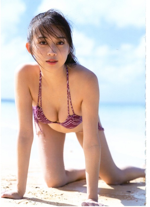 牧野真莉愛の水着姿