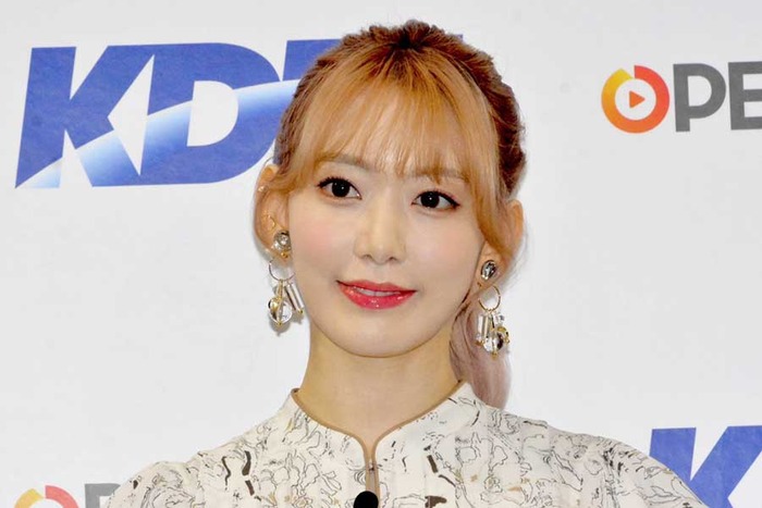 【画像】宮脇咲良(28)さん、トー横女子みたいになってしまうｗｗｗｗｗ