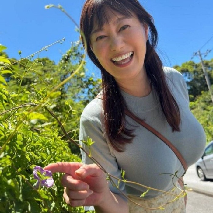 【画像】爆乳女子アナ竹中知華(44)さん、最新グラビアが過激でボッ起不可避ｗｗｗｗｗｗ