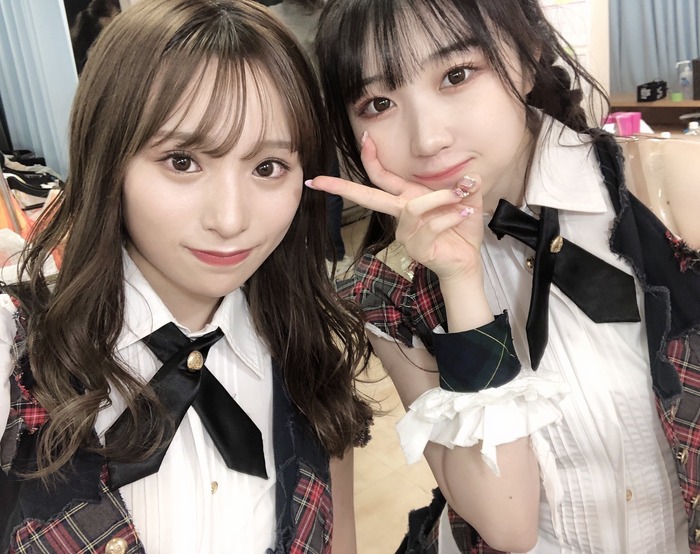 左伴彩佳の水着グラビア