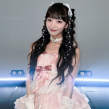 【画像】現役アイドル(21)さん、写真集でスレンダー巨乳をさらけ出してしまうwwwwww