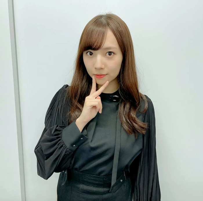 新内眞衣のおっぱい