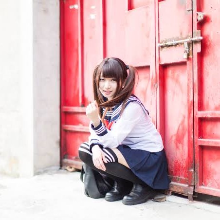 【画像】スカート女子さん、しゃがんだ時に見えるパ○チラｗｗｗｗｗｗｗ
