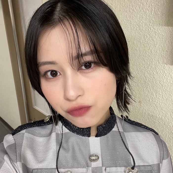 【画像】現役アイドルさんの写真集にまさかのブーイングが殺到してしまうwwwwww