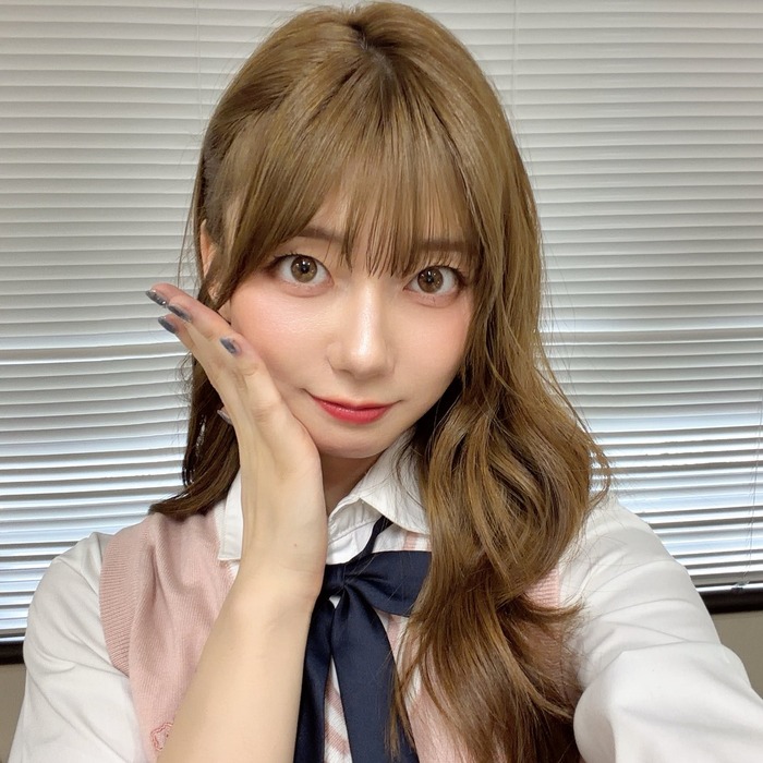 【画像】瀬戸環奈さんのお○ぱいに合法的に触れる画期的な方法ｗｗｗｗｗｗｗ