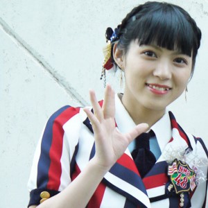 【画像】元アイドルさん、乳房に入れた衝撃のタトゥーを公開してしまうwwwwww
