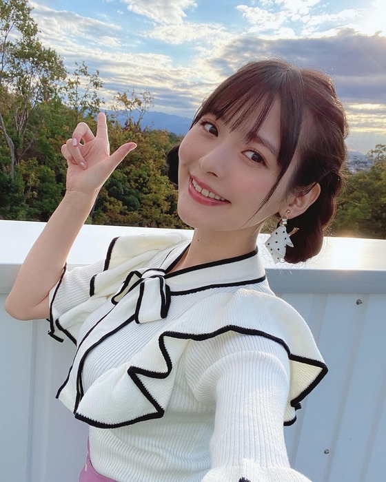 上坂すみれの美乳
