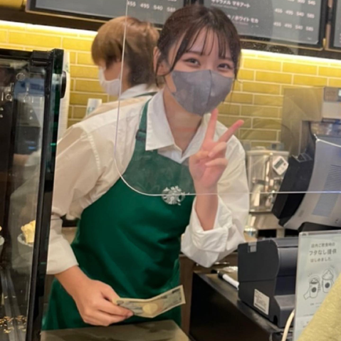 【画像】元スタバ美女店員さん、脱いだらえちえちグランデお●ぱいだったｗｗｗｗｗｗ