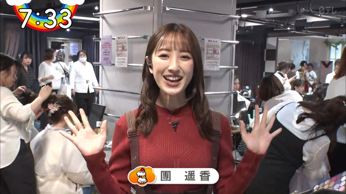 團遥香ちゃんのエッチなニットおっぱい