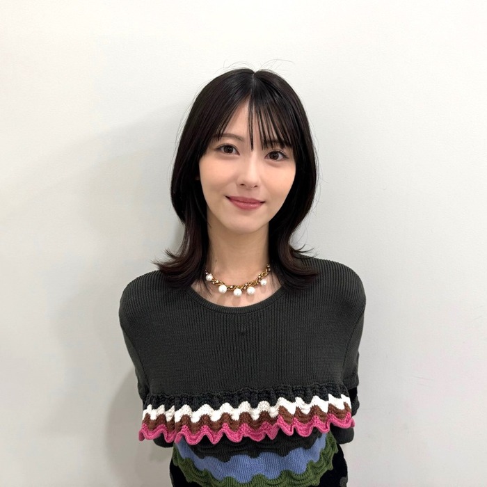【画像】浜辺美波さん、珍しくミニスカートでえちちな脚を晒してしまうｗｗｗｗｗｗｗ