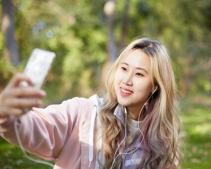 【画像】写真加工のビフォーアフターがまるで別人みたいな女子が発見される