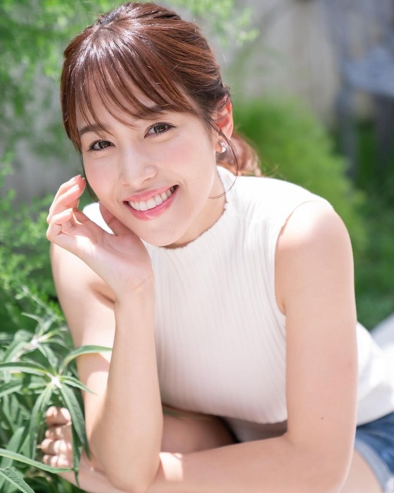 鷲見玲奈アナのおっぱい