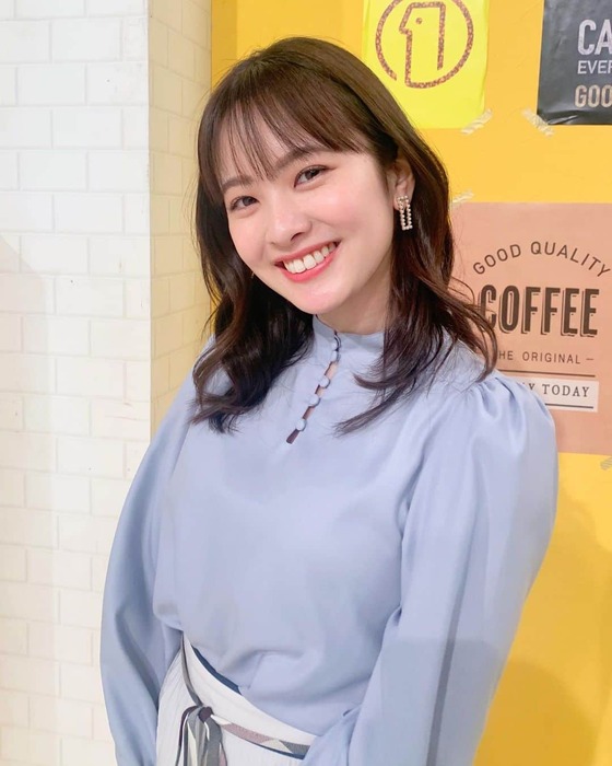 河出奈都美アナのデカパイ
