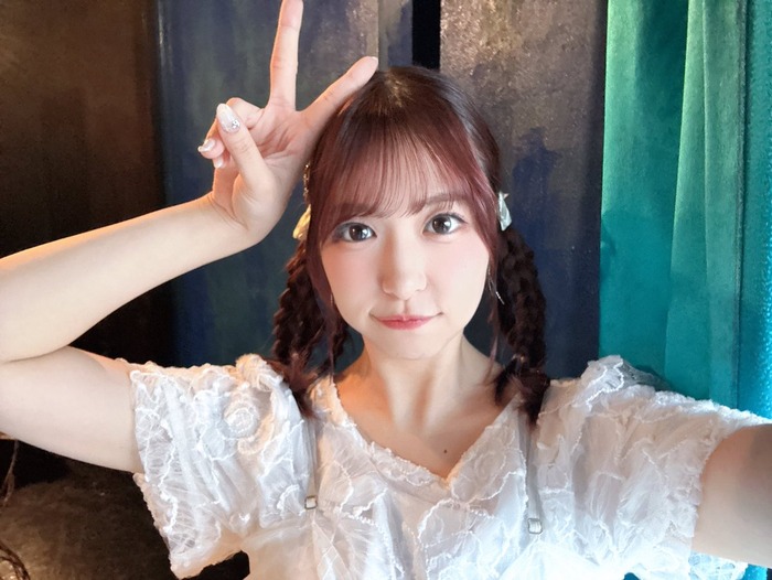【画像】AKB48橋本陽菜さん、バースデーイベで大胆すぎる衣装を着てしまうwwwwww