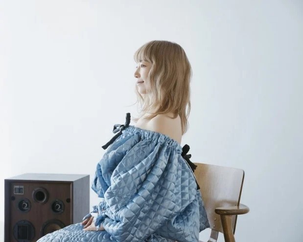 【動画】歌手のYUKIさん、54歳に見えない美貌っぷりが話題になるwwwwww