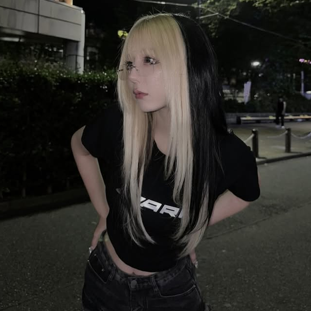 【画像】フェフ姉さんの横にいる多田さん、整形に整形を重ね可愛くなってしまうwwwwwww