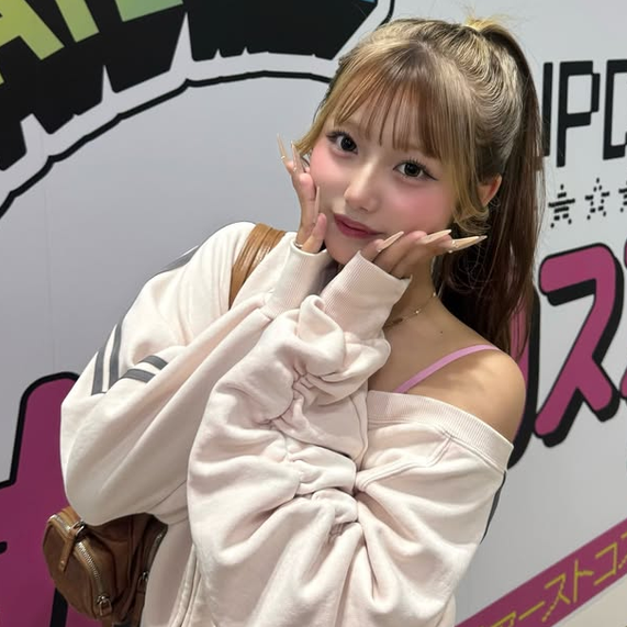 【画像】辻ちゃんの娘の希空さん、実はえちえちボディだったと判明するｗｗｗｗｗｗｗ