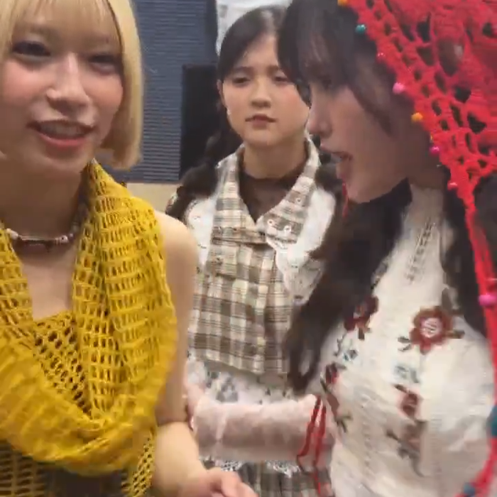 【動画】人気アイドルさん、乳ビンタをやり続けるカオスな映像がこちらｗｗｗｗｗｗｗ