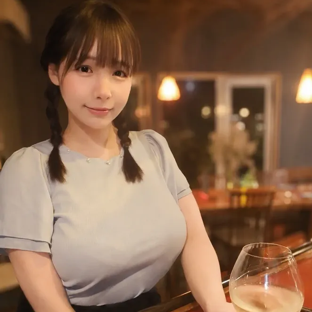 【画像】地方女子アナウンサーさん、100点満点の巨乳だった件ｗｗｗｗｗｗ