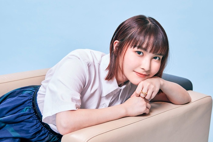【画像】女性シンガーソングライター(25)さん、お胸がデカすぎる件wwwwww