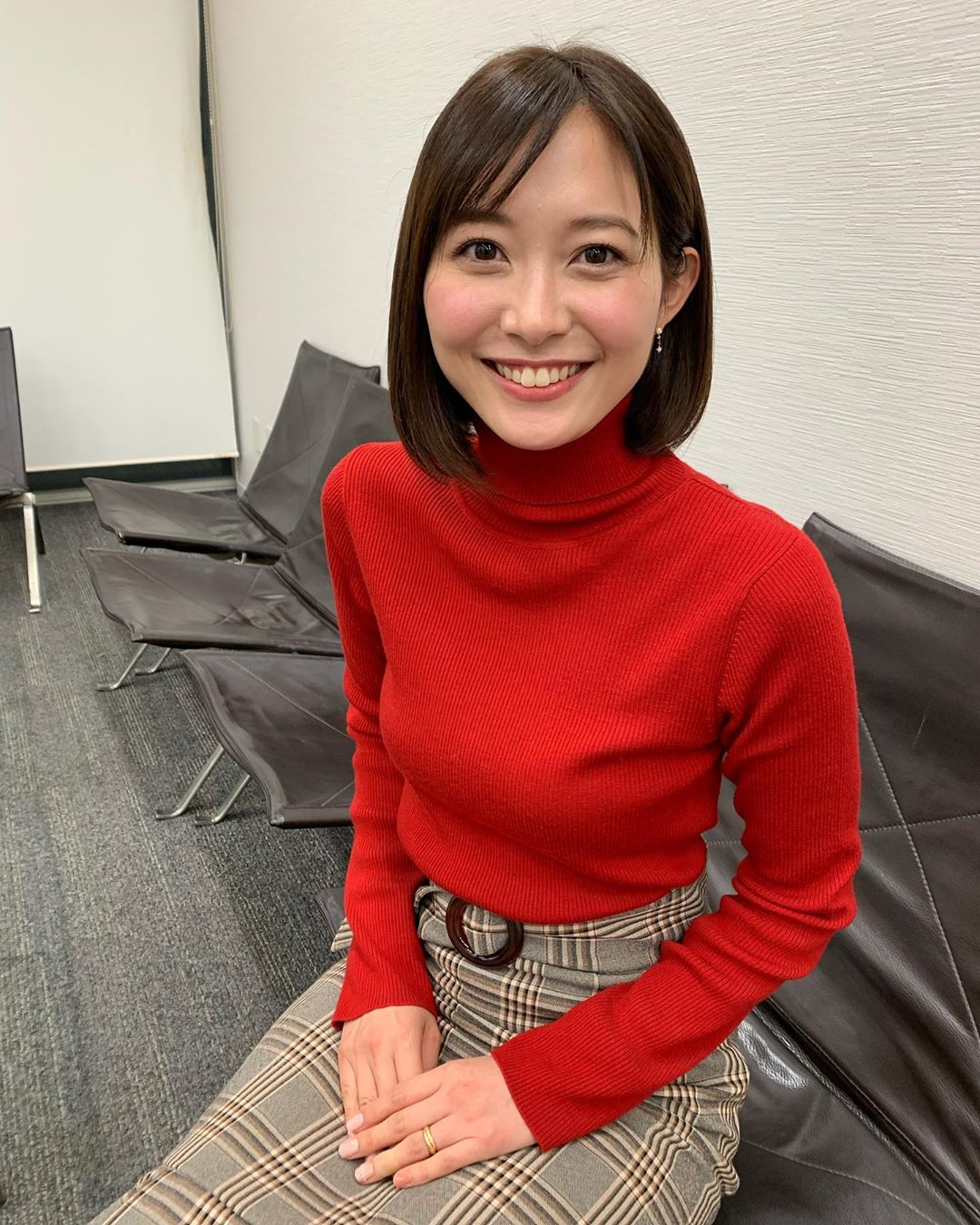 久冨慶子　下半身 GIF有】久冨慶子アナがパンティが透けて見える動画をインスタに投稿してしまう : 女子アナお宝画像速報－5chまとめ