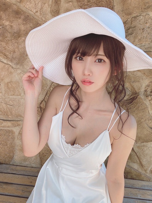 えなこのおっぱい