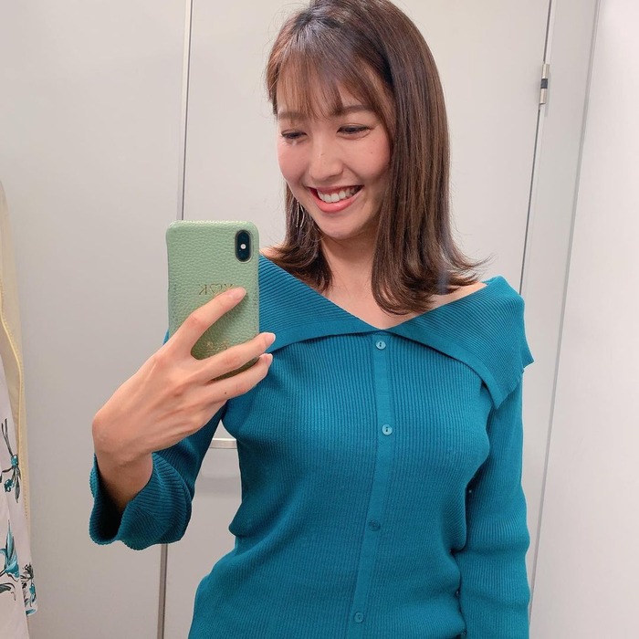 小澤陽子アナのニットおっぱい