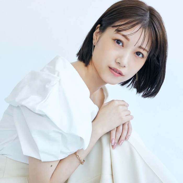 【画像】巨乳の元アイドル(28)さん、寿司職人に転職して炎上してしまうwwwwwww