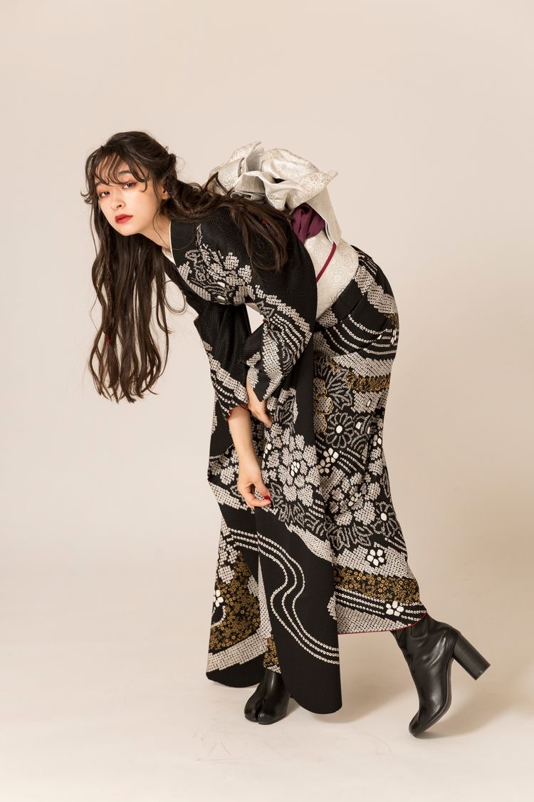 画像 アジアの民族衣装ってエッチなの多いよな 女子アナお宝画像速報 5chまとめ