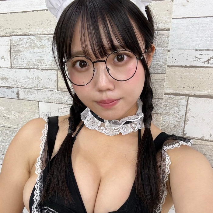 【動画】巨乳グラドル(24)さん、日焼け止めスプレーでバズってしまうwwwww