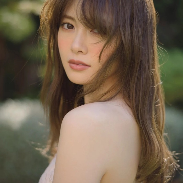 【画像】白石麻衣さん、谷間チラ見せのフェロモンがドエ□すぎるwwwww