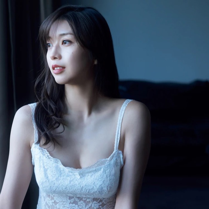 【画像】牧野真莉愛さん、お尻の食い込みをラスト写真集で披露してしまうwwwww