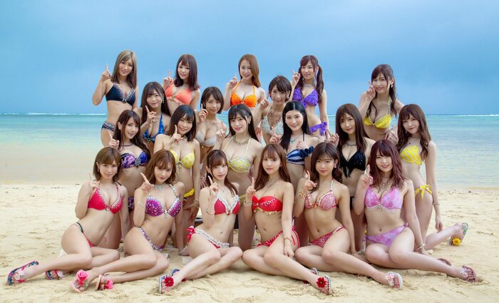 優梨まいなの乳首 (1)