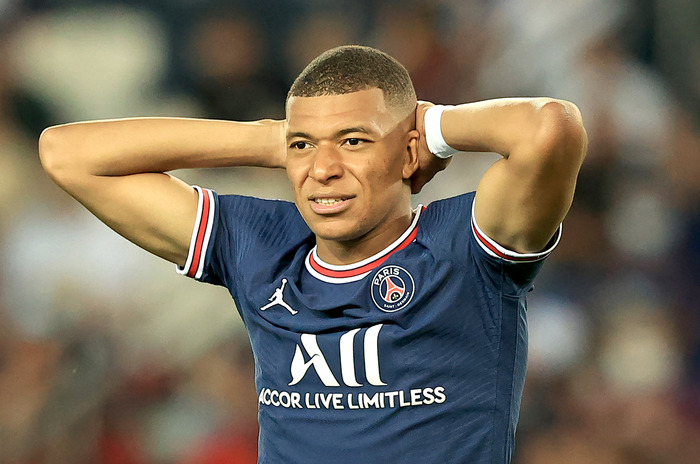 【画像】サッカーフランス代表ムバッペの彼女さん、セクシー女優だと判明してしまうwwwwwww