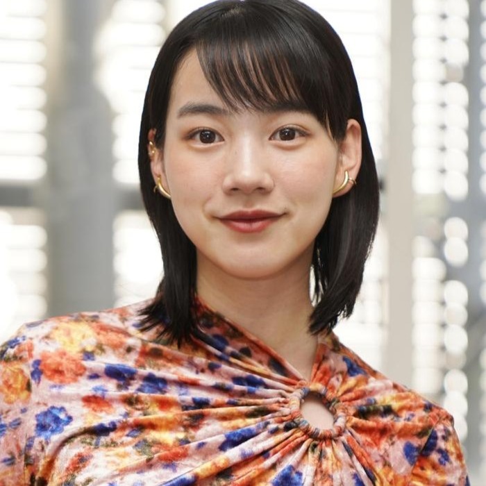 【画像】能年玲奈(33)さん、実は意外とデカかったwwwwwww