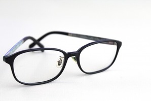 【画像】メガネ巨乳女子、Hな自撮りをしてしまう