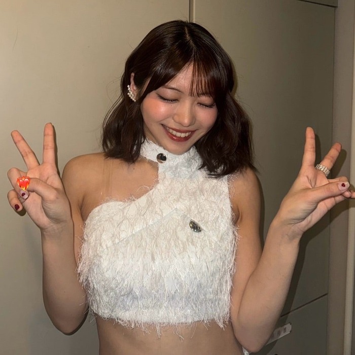 【画像】アイドルの川名凜さん、薄着でお○ぱいラインが目立ってしまうｗｗｗｗｗ
