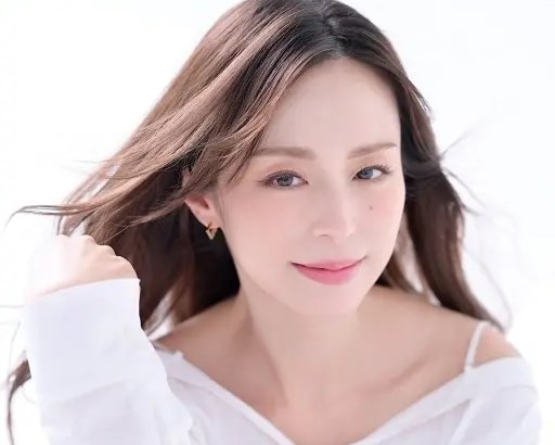 【画像】女性声優(38)さん、セクシーな美魔女になってしまうｗｗｗｗｗｗ