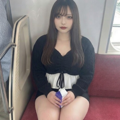 【画像】豊満美人ギャルさん「待って、動物園行ったらゾウより足太かったんだけどw」