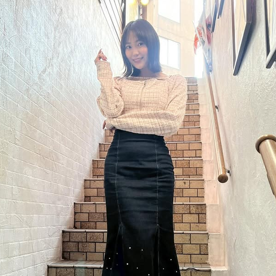 【画像】大物女性歌手さん、現役アイドル(21)さんとのツーショットがじわじわくるwwwwww
