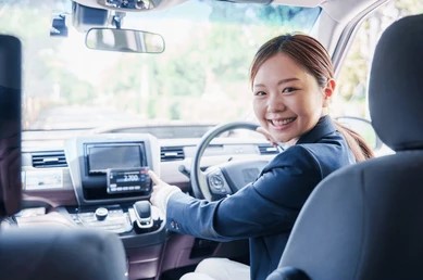 【画像】24歳の女子タクシードライバーさん、めちゃくちゃ可愛いと話題にｗｗｗｗｗｗ
