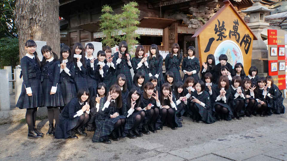 画像 えちえち女子高校生さん 集合写真でパンチラしてしまう 女子アナお宝画像速報 5chまとめ