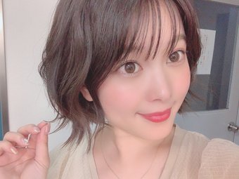 小坂井祐莉絵のおっぱい