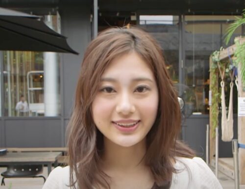 【画像】浅田春奈アナ、ピチピチユニフォームで乳房の形がバレてしまうwwwww