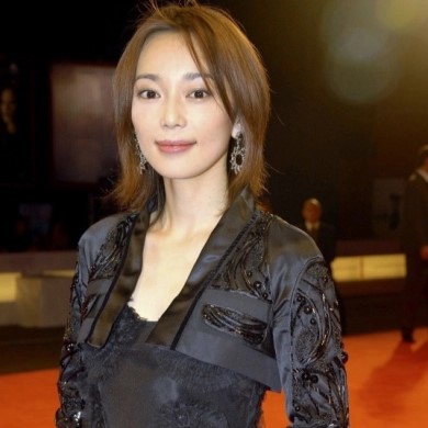 【画像】女優の葉月里緒奈(51)さん、現在のビジュアルが衝撃だと話題になる