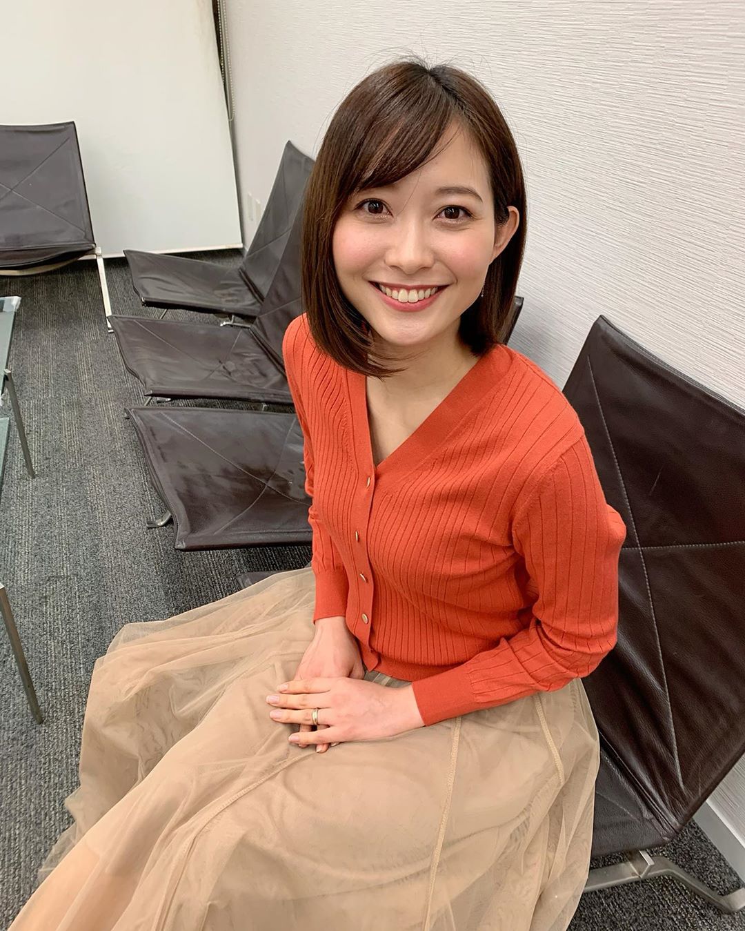 テレ朝 久冨慶子アナ 胸の谷間が映った写真をインスタに投稿されてしまう 女子アナお宝画像速報 5chまとめ