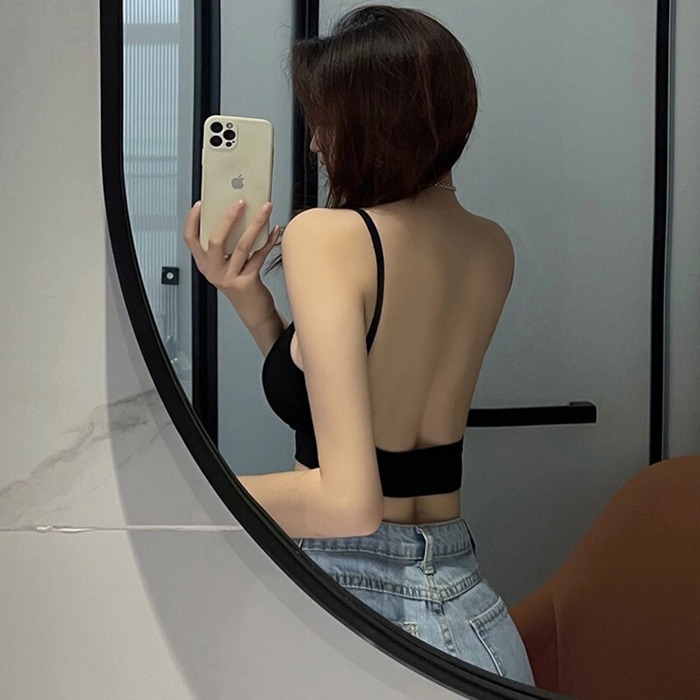 【画像】元カノのセクシー自撮りを晒すヤツwwwwwww